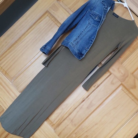 Topshop Dresses & Skirts - Topshop viscose maxidress